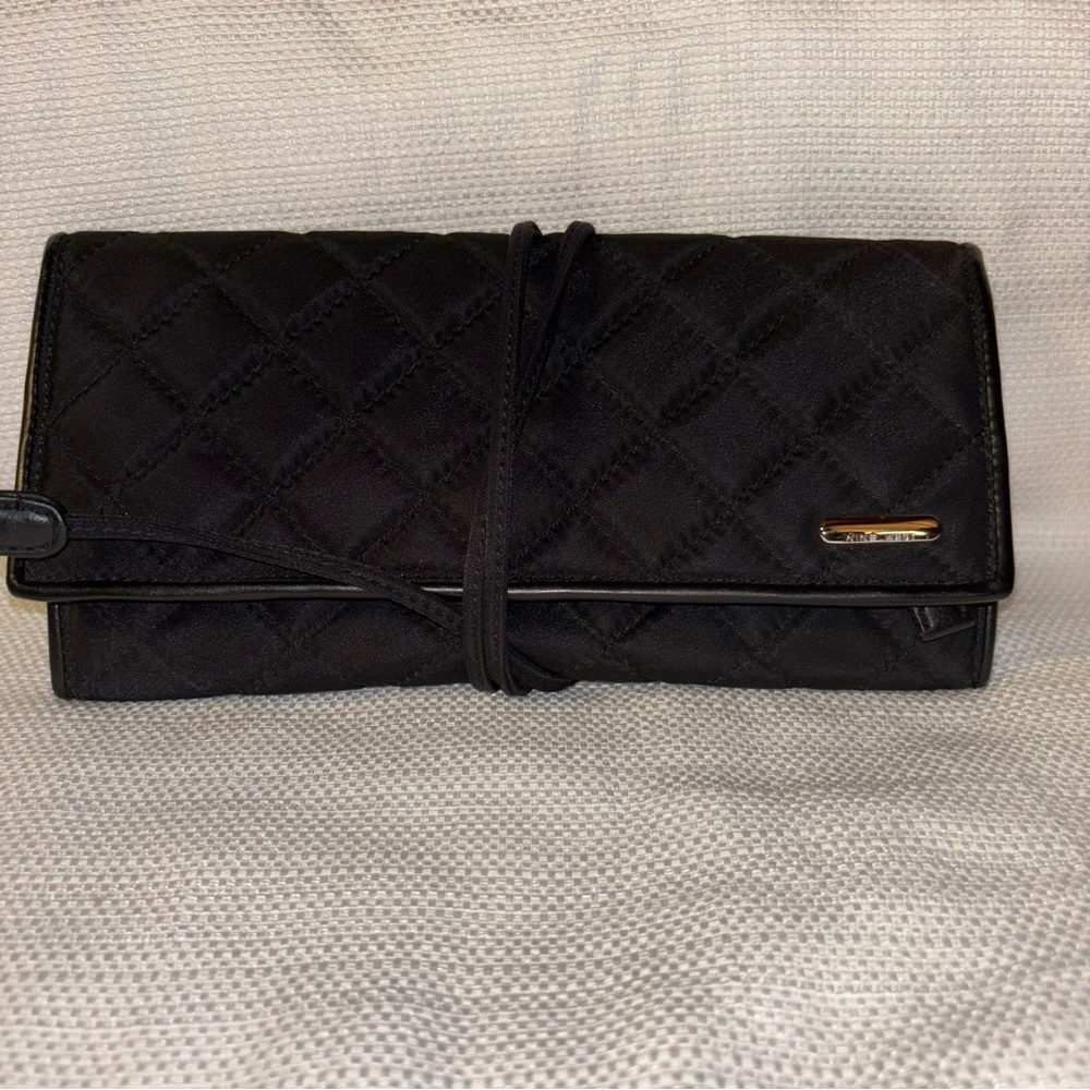 Nine West Black Quilted Jewelry Wrap with Wrap Around Strap Travel Case